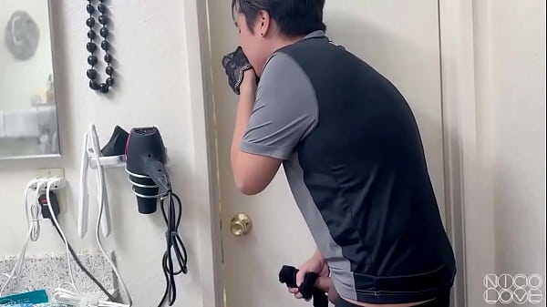 弟弟偷看姐姐洗澡自慰被姐姐发现,姐姐帮弟弟解决生理需求最后还被弟弟给内射了 – Nov 08, 2024