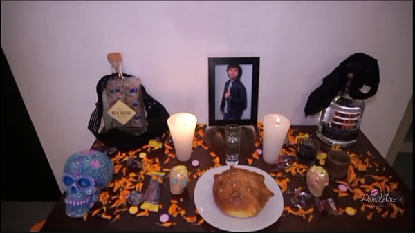 Me cogí a 2 hermanas culonas en día de muertos