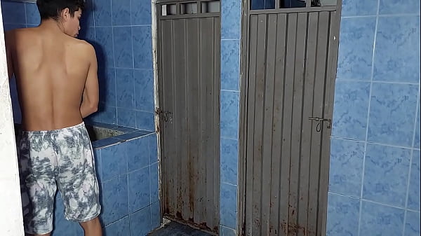 DURA FOLLADA CON LA PUTA DE MI VECINA EN EL PATIO DE ROPAS