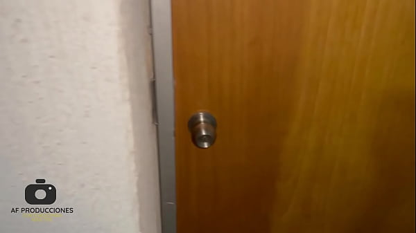 Vecina me paga deuda con una dura follada y me la cojo por el culo. H.L.